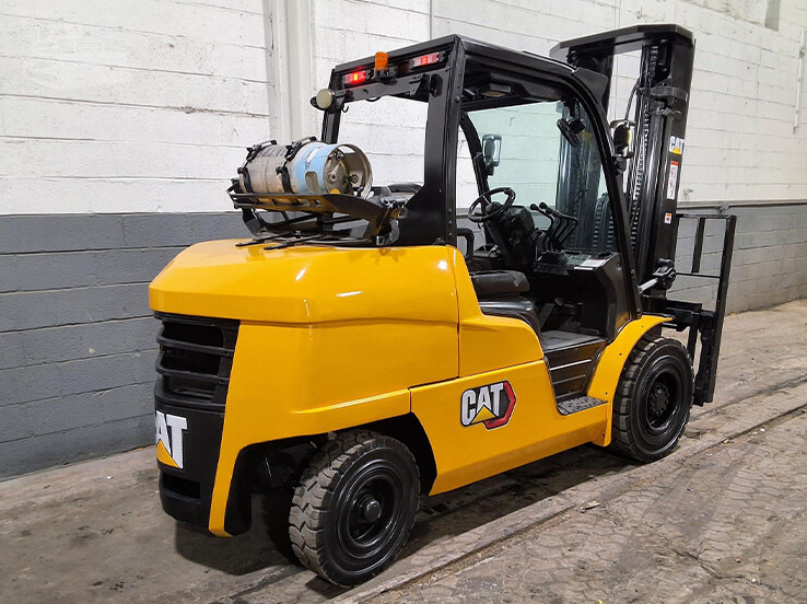 CAT Pneumatic Tire Forklift